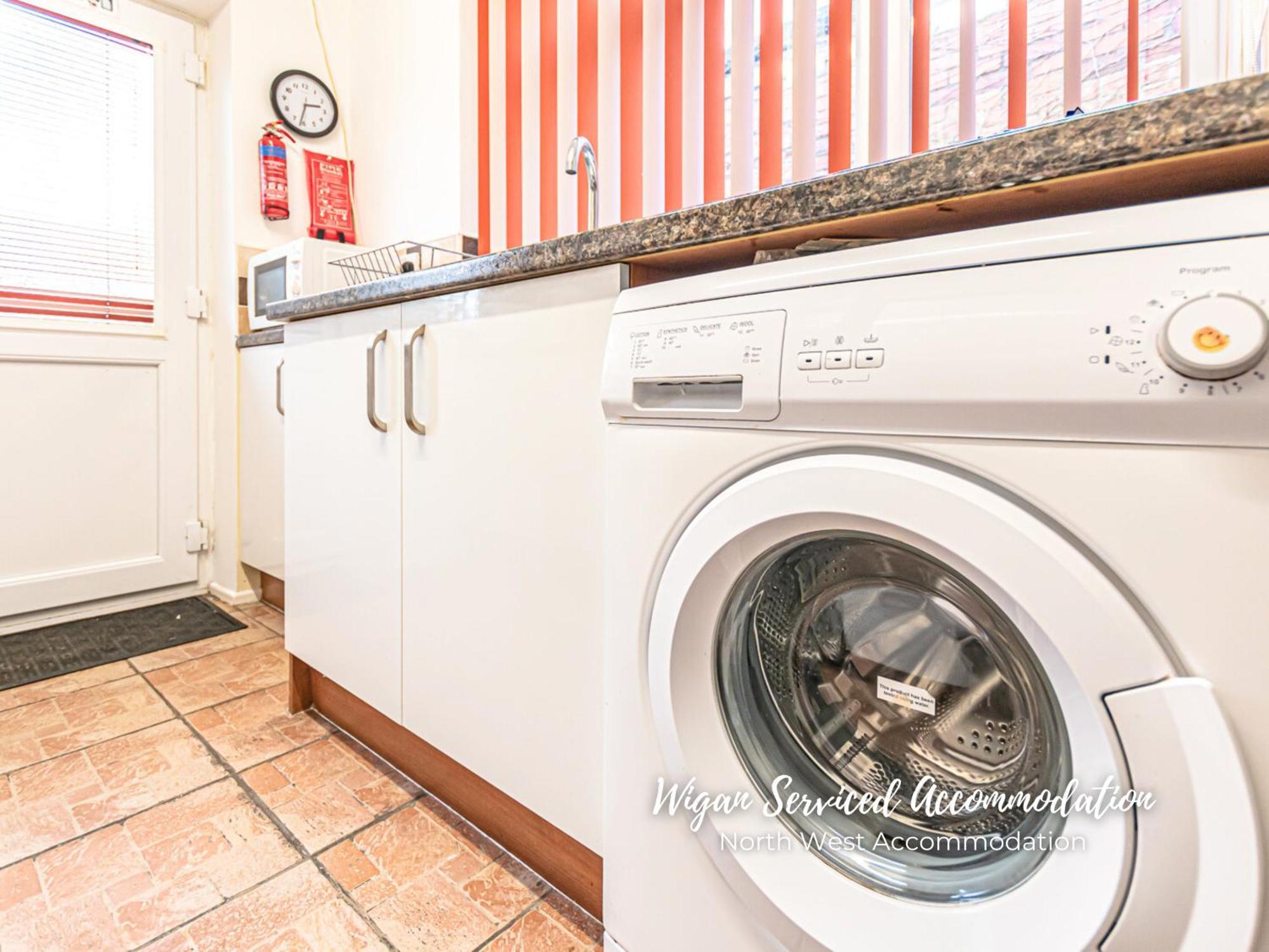 Wigan Serviced Accommodation Экстерьер фото