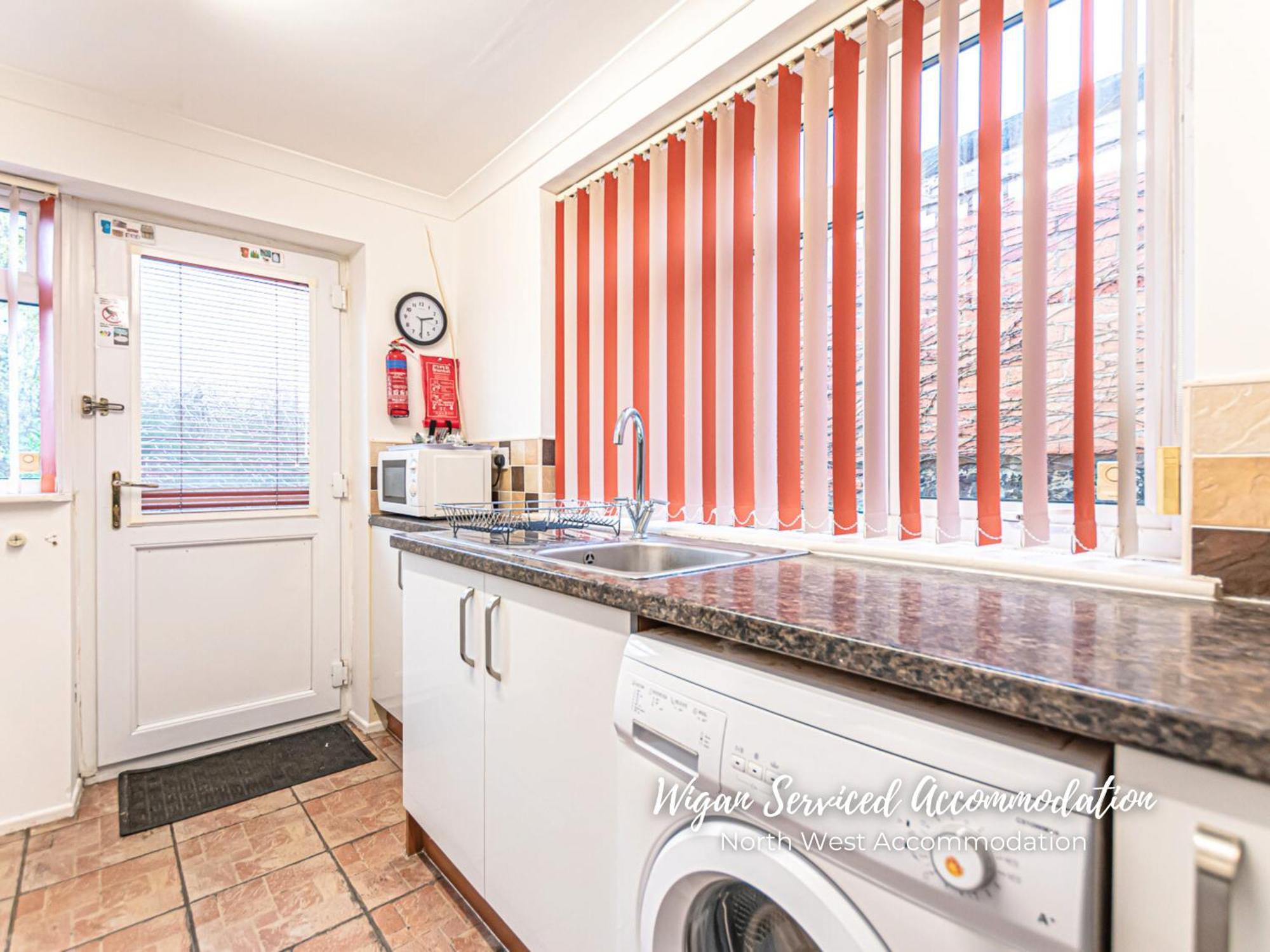 Wigan Serviced Accommodation Экстерьер фото