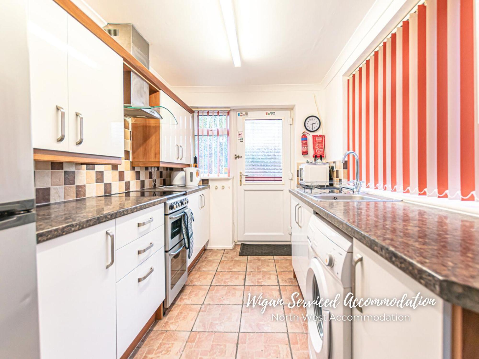 Wigan Serviced Accommodation Экстерьер фото
