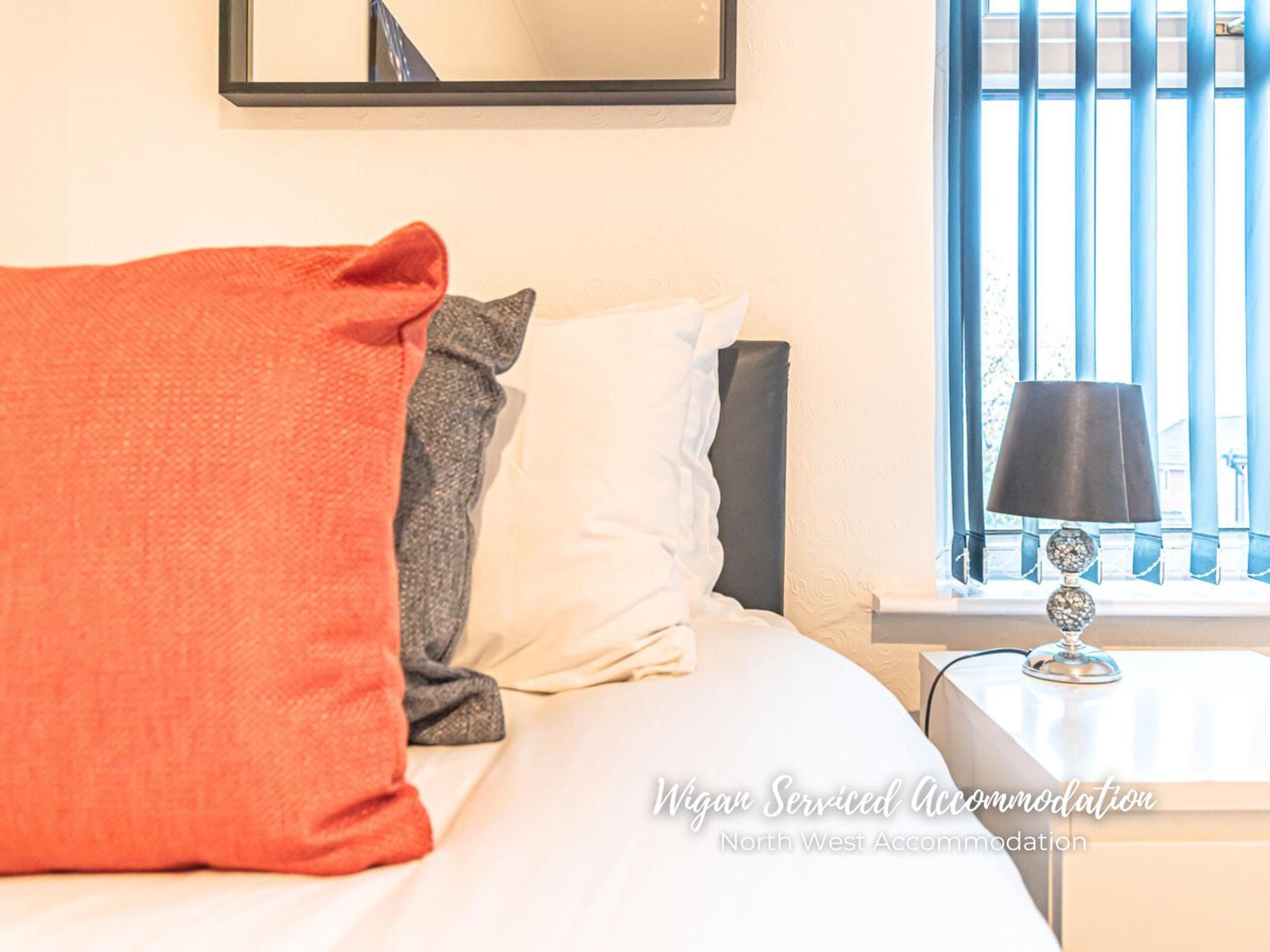 Wigan Serviced Accommodation Экстерьер фото