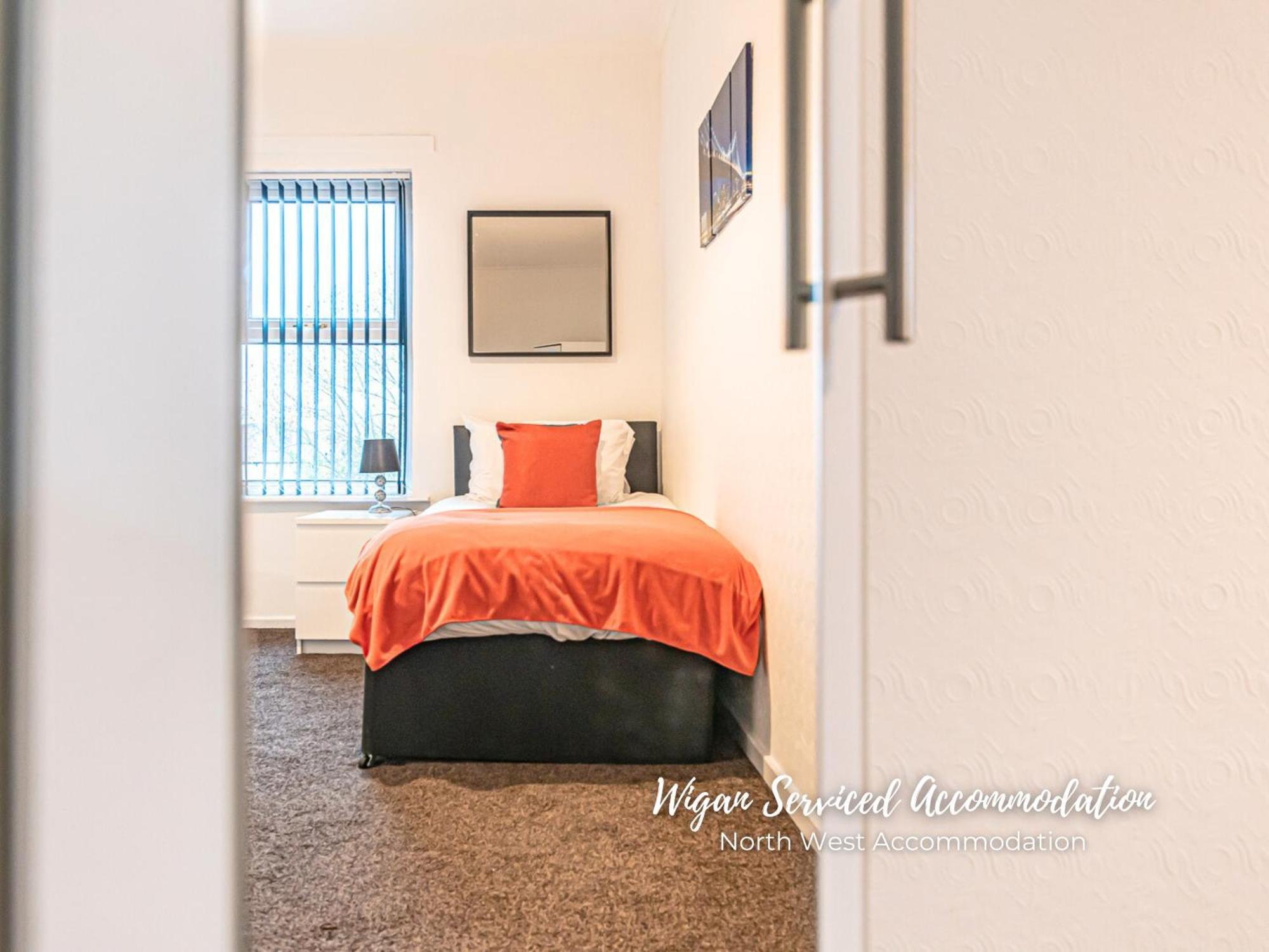 Wigan Serviced Accommodation Экстерьер фото